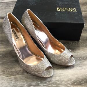 Badgley Mischka silver open toe heel size 9.5